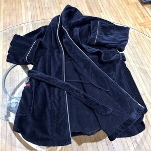 💤✨ Vintage Tommy Hilfiger Luxe Lounge Robe – Cozy Never Looked So Chic ✨💤